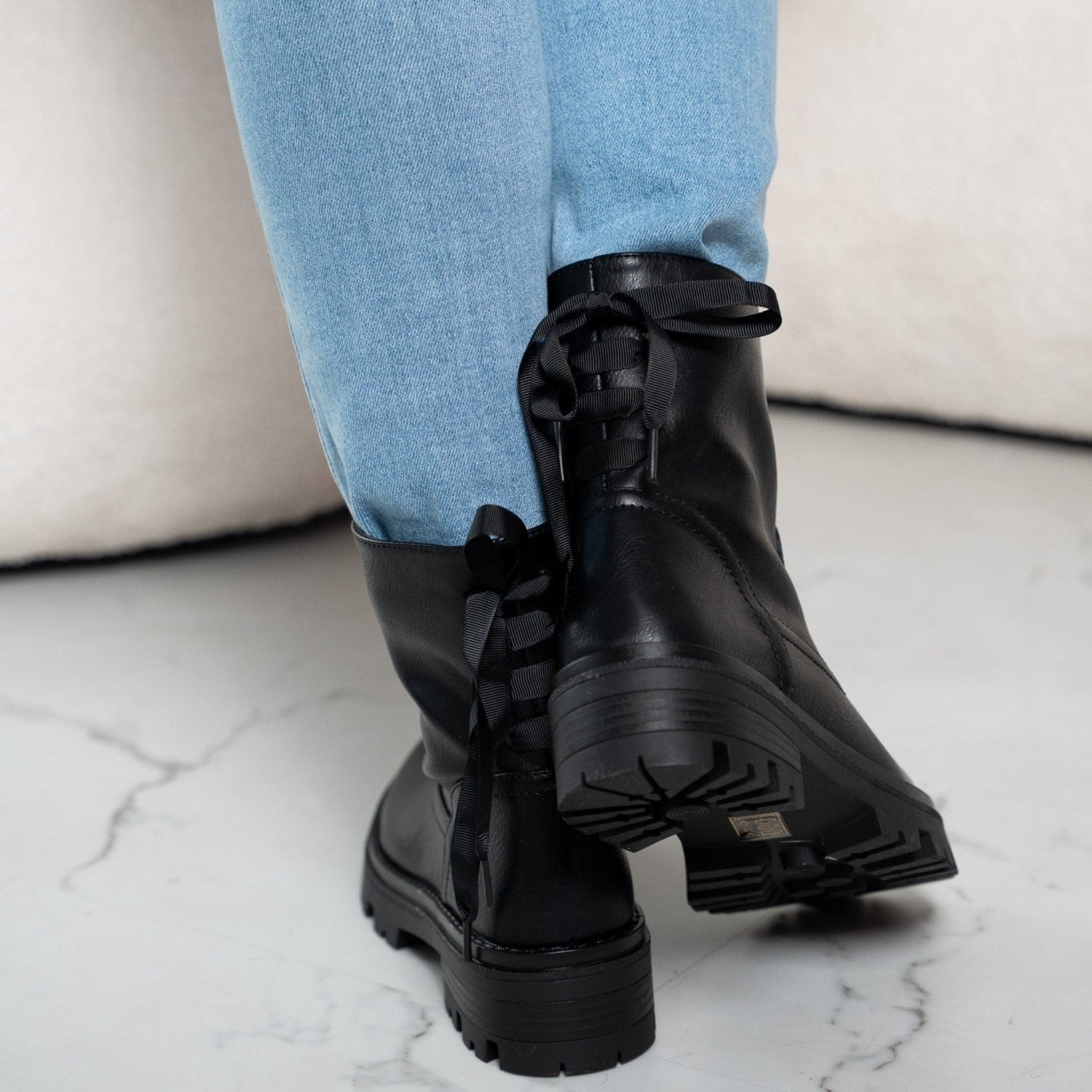 Bow Black Boots in Zwart - Finn Jules