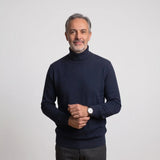 Monte Carlo Cashmere Turtleneck in Marineblauw - Finn Jules