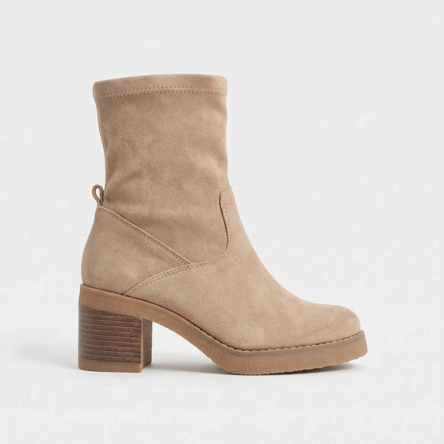 Enkellaarsjes Dames - Beige Suède Blokhak Boots — Saar in Beije - Finn Jules