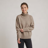 Grofgebreide Coltrui met Verlaagde Schouders — Maaike in Beige - Finn Jules