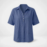 Van Elst Mode® | Blouse met kraag en knoopdetail (TIJDELIJK 1+1 GRATIS!) in Blauw - Finn Jules