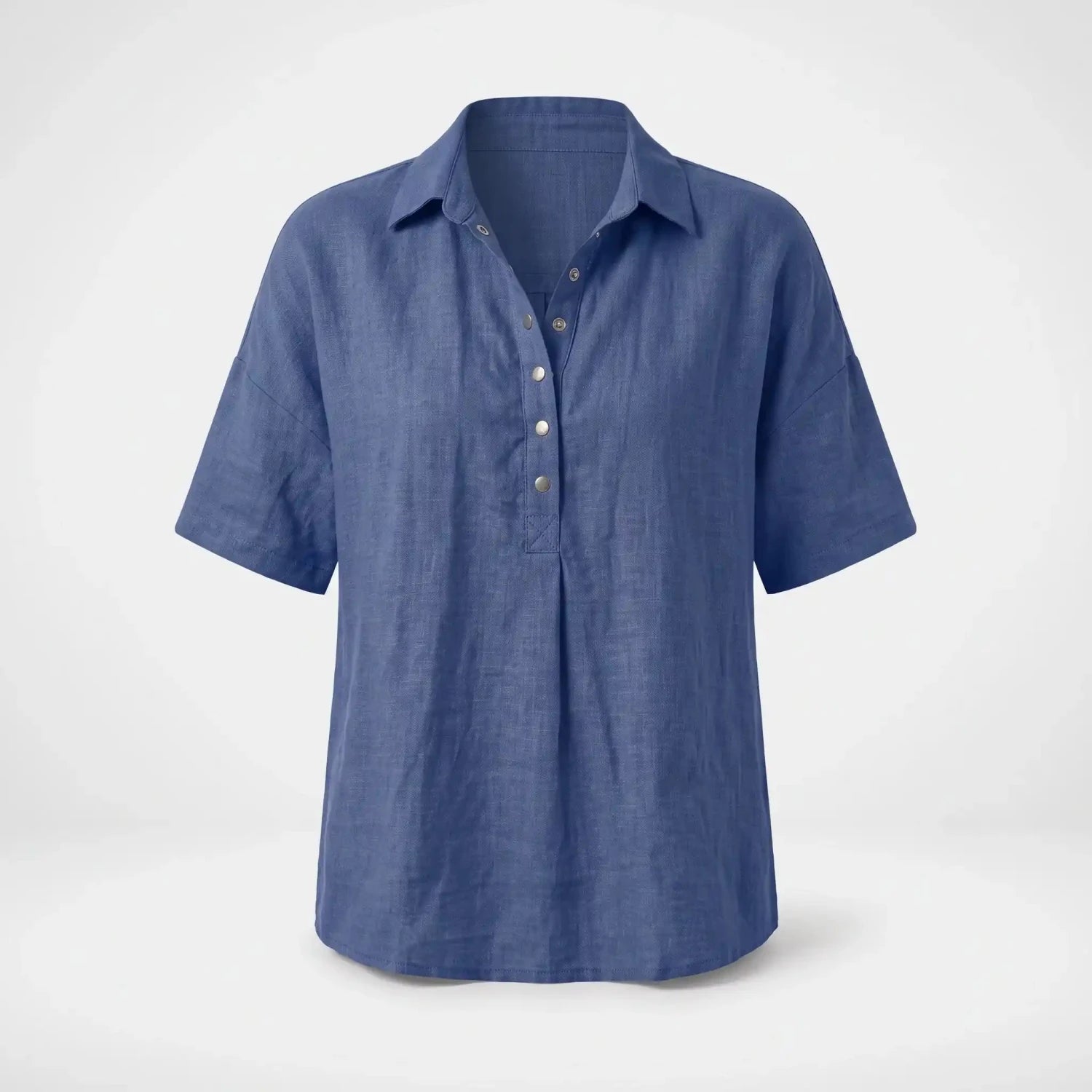 Van Elst Mode® | Blouse met kraag en knoopdetail (TIJDELIJK 1+1 GRATIS!) in Blauw - Finn Jules