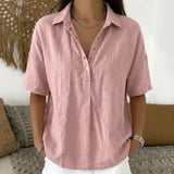 Van Elst Mode® | Blouse met kraag en knoopdetail (TIJDELIJK 1+1 GRATIS!) in Roze - Finn Jules