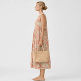 Midi Jurk Dames - Mouwloze Zomerjurk Met Print — Iris in Koraalroze Bloemen - Finn Jules
