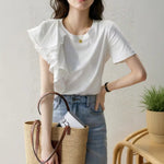 T-shirt Dames - Asymmetrische Ruffle Mouw — Lieke in Wit - Finn Jules