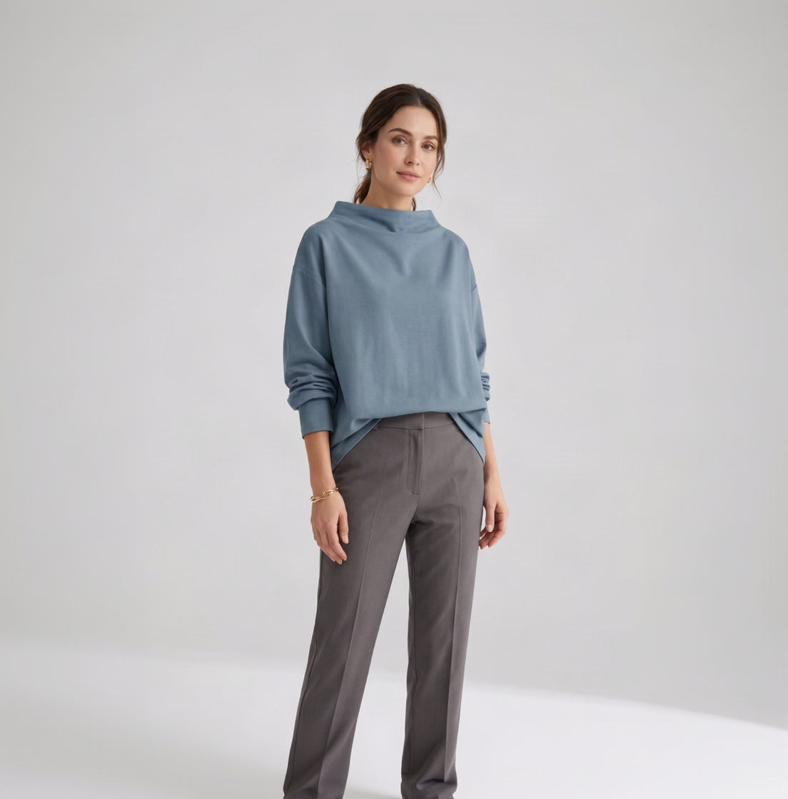 Zachte Gebreide Top met Gedrapeerde Col — Elly in Blauw - Finn Jules
